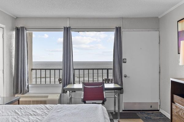 Oasis Hotel
